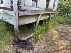 Feed fence 15