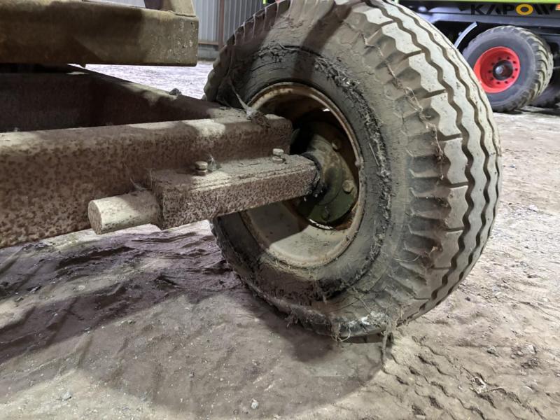 Feed hose for irrigation machine 32