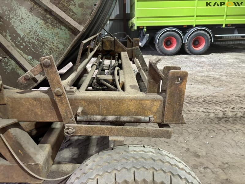 Feed hose for irrigation machine 36