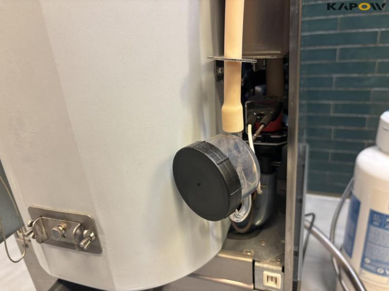 Follett Symphony ice cube maker 13