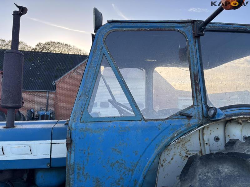 Ford 5000 tractor 41