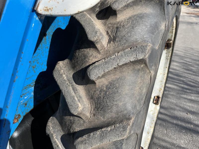 Ford 5610 Force II tractor 10