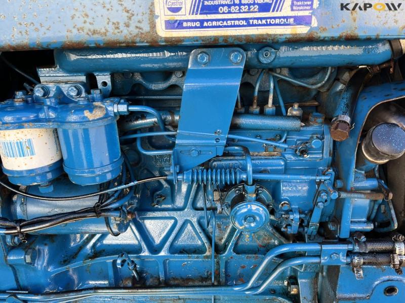 Ford 5610 Force II tractor 19