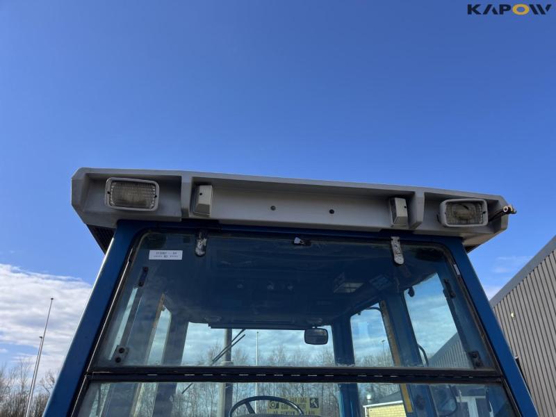 Ford 5610 Force II tractor 32