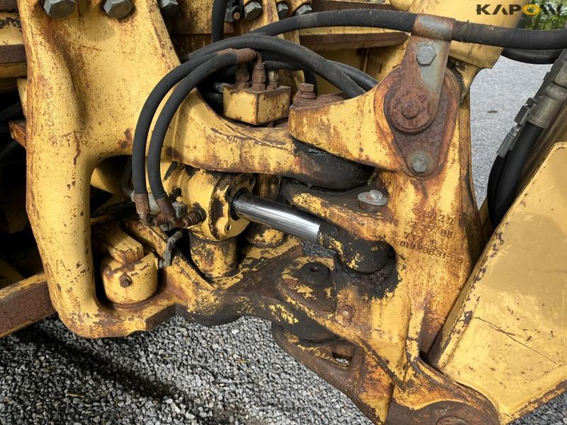 Ford 655 backhoe loader 37