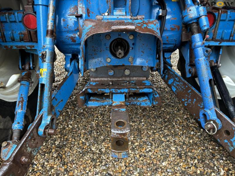 Ford 6610 tractor with front loader 38