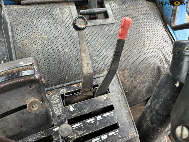 Ford 6610 tractor with front loader 57