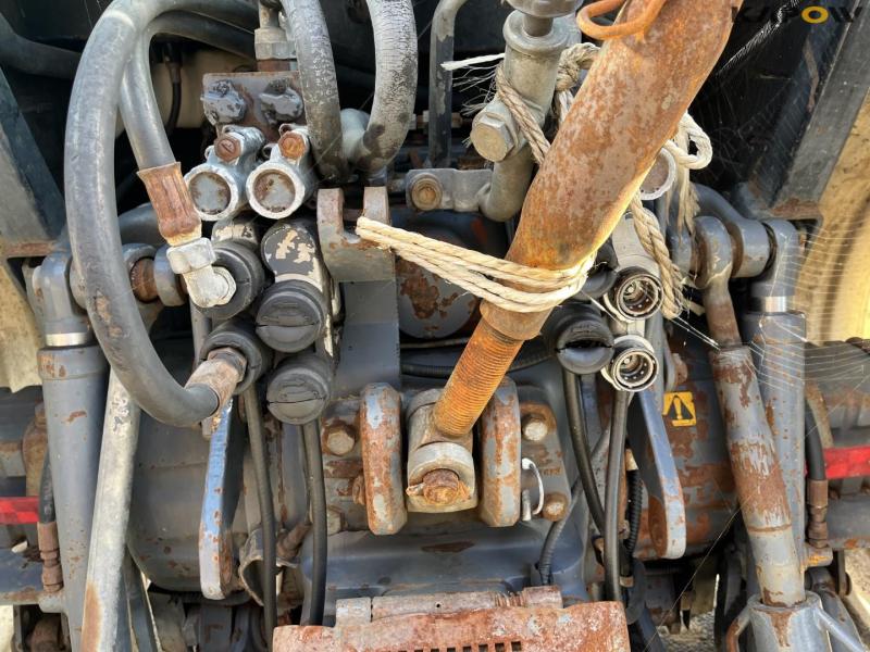 Ford 7840 tractor 29