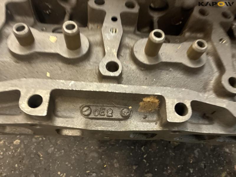 Ford oil pan and crankcase 26
