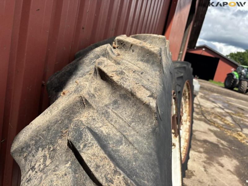 Ford wheels 13.6-38 6