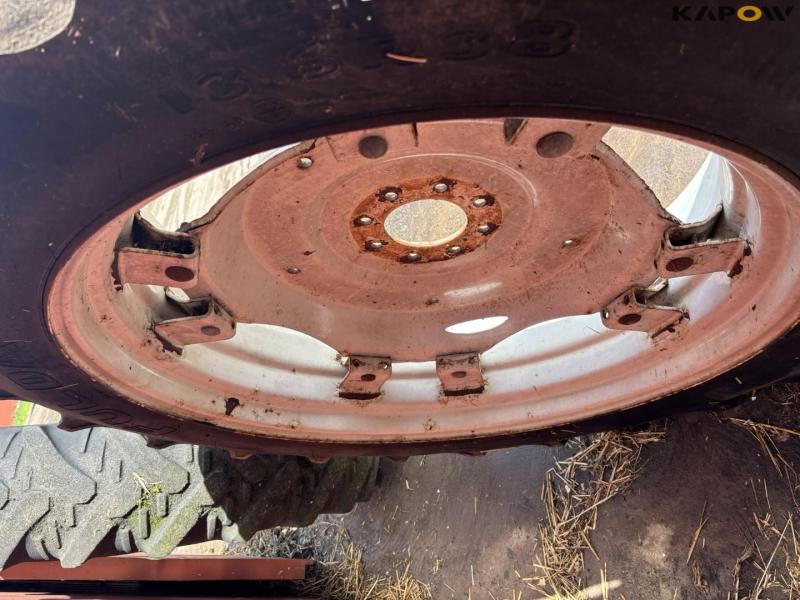 Ford wheels 13.6-38 11