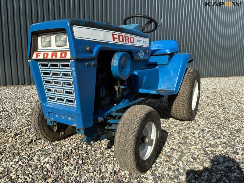 Ford LGT 125 garden tractor 1