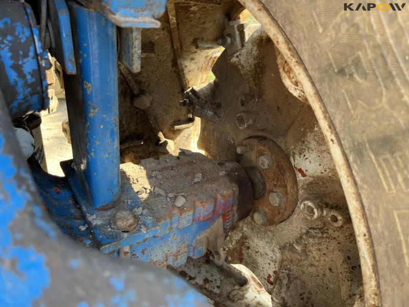 Ford TW15 tractor 26