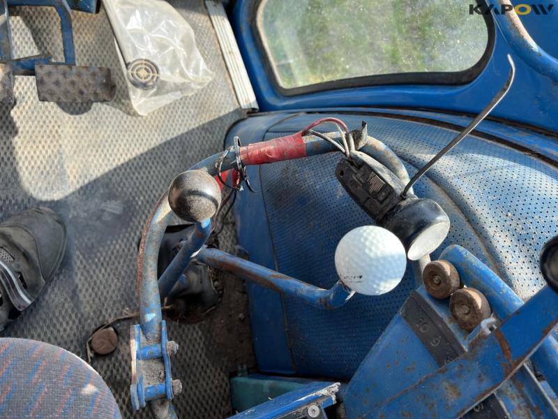 Ford TW15 tractor 32