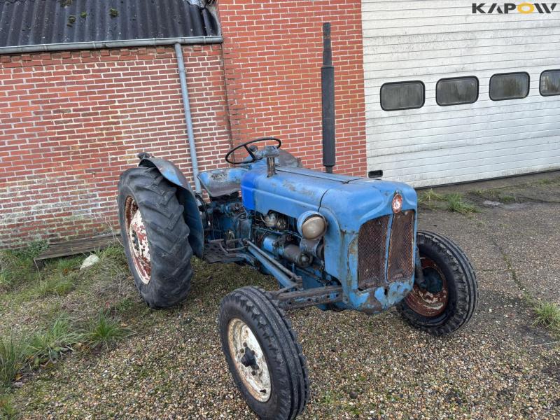 Fordson Dexta diesel tractor 3
