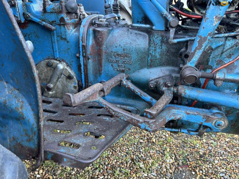 Fordson Dexta diesel tractor 22