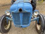 Fordson Dexta diesel 9