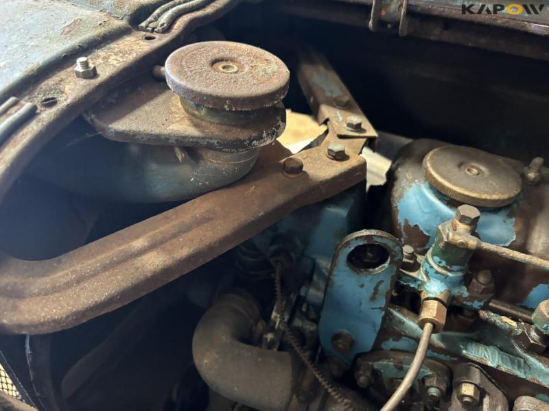 Fordson Dexta with front loader 59