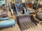 Fordson Dexta with front loader 3
