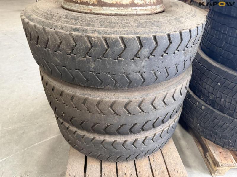 Different size tires 10