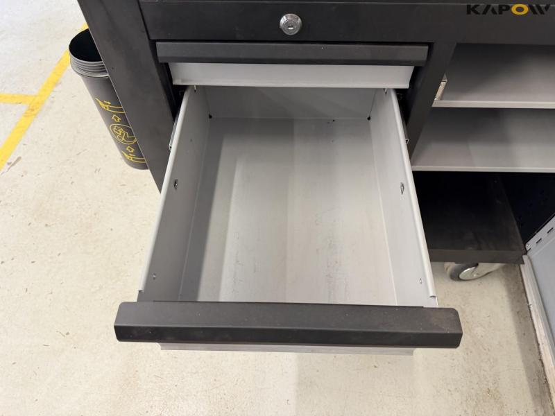 Fortis workshop trolley and board 11