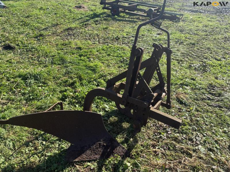 Frauged a furrowed plow 3