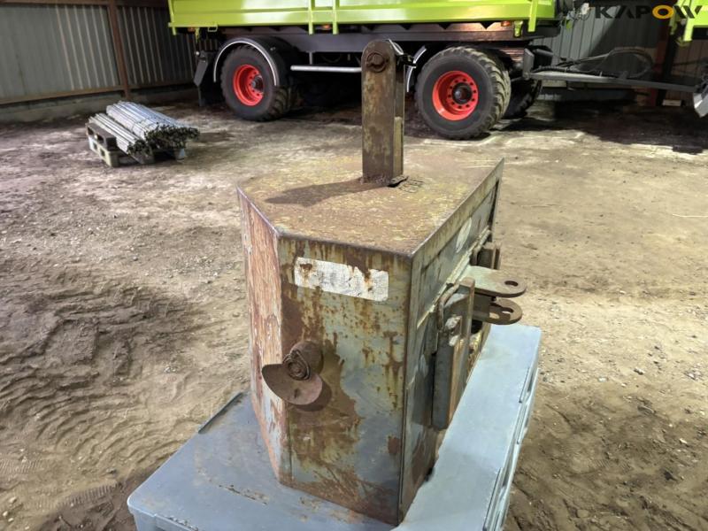 Front block 650 kg 6