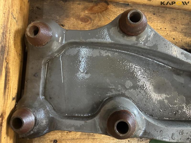Front loader bracket for Fendt 516 13