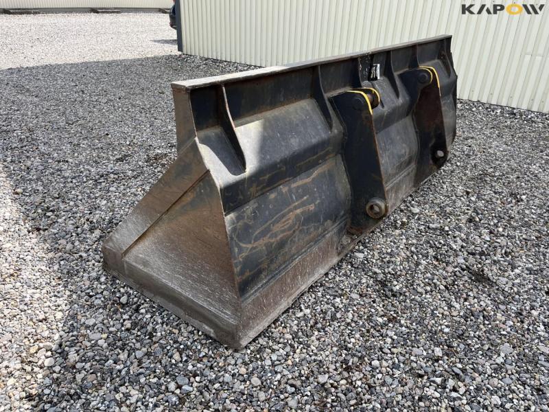 Front shovel with Terex hitch 7