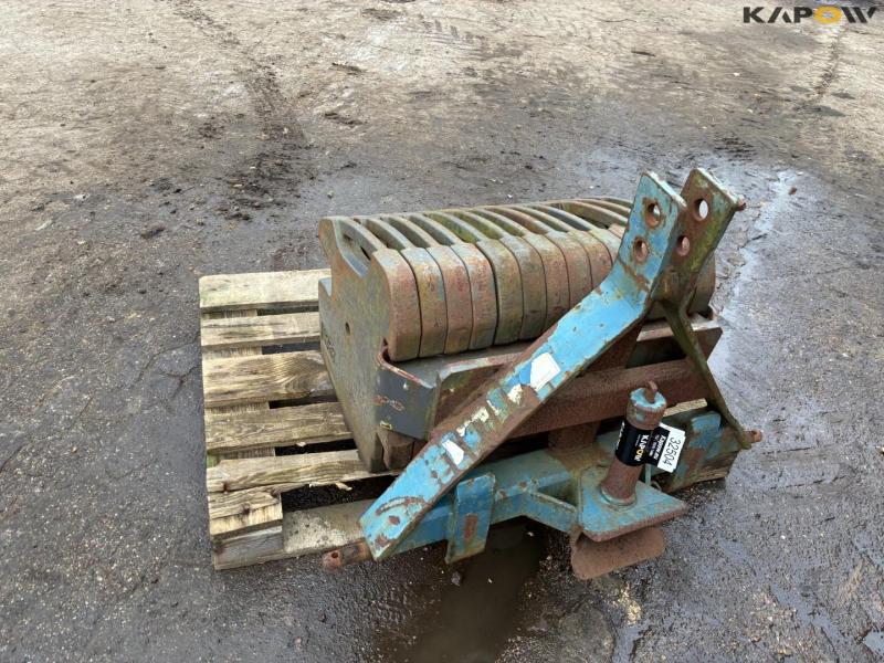 Front weight on frame 5