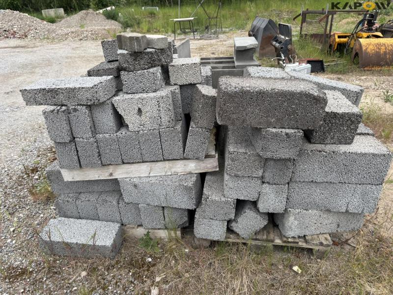 Funda and Leca blocks 7