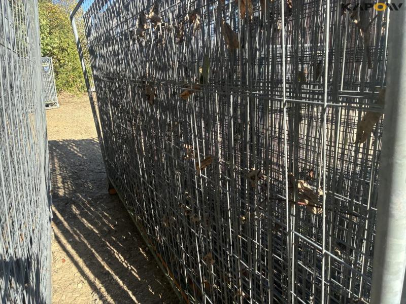 Galvanized construction site fence 17