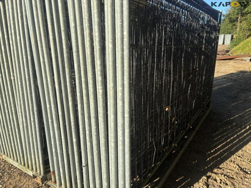 Galvanized construction site fence 20