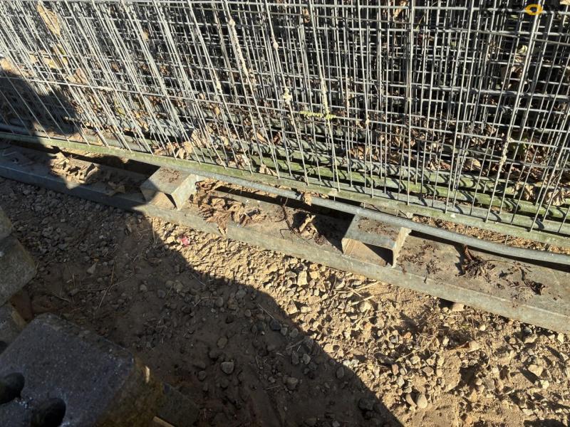 Galvanized construction site fence 9