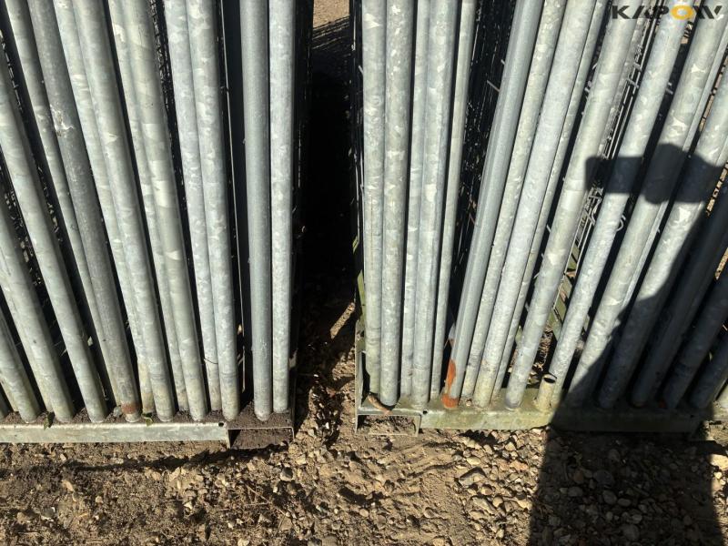 Galvanized construction site fence 20