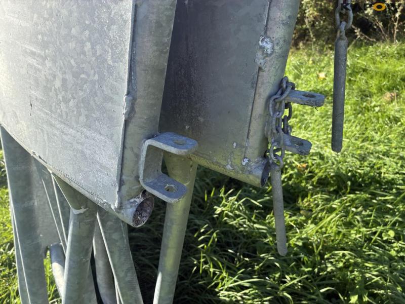 Galvanized feed fence 10