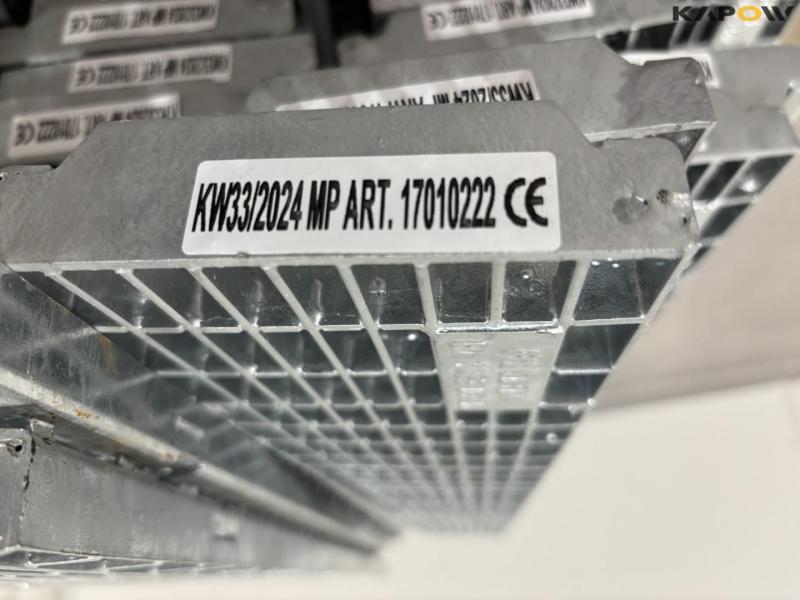 Galvanized grating 9