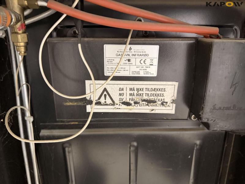Gas burner 13