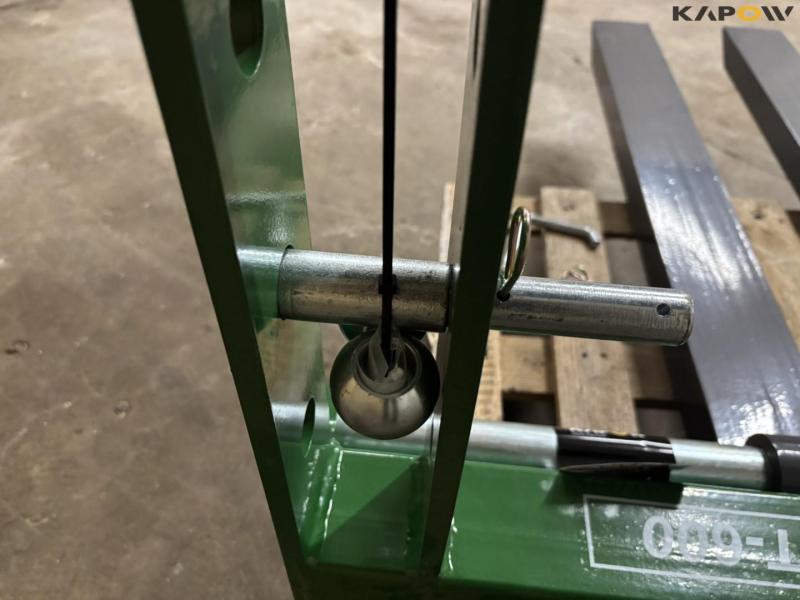 GEO FT600 pallet forks with 3-point hitch 20