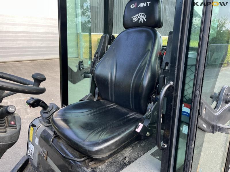 Giant D332SWT x-tra skid steer loader 24