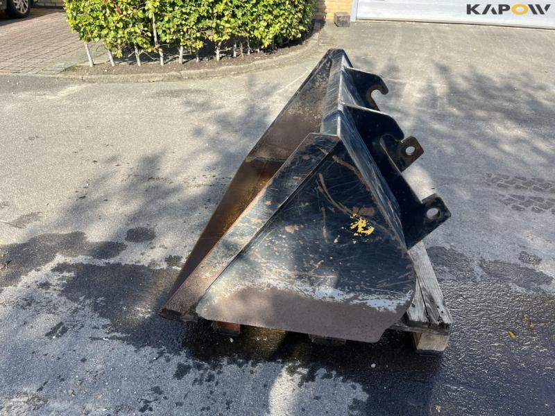 Giant front shovel 8