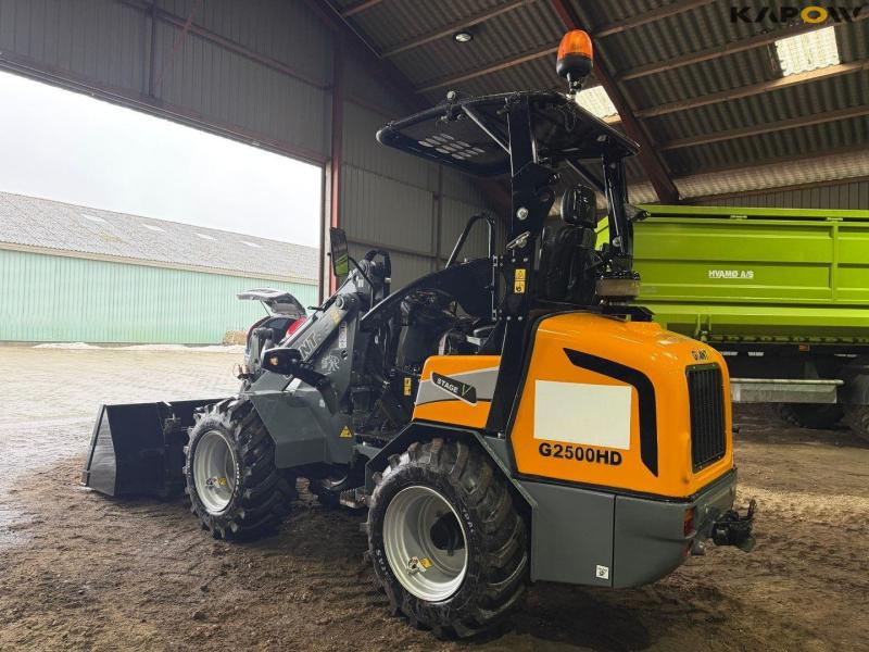 Giant G2500 HD skid steer loader 7