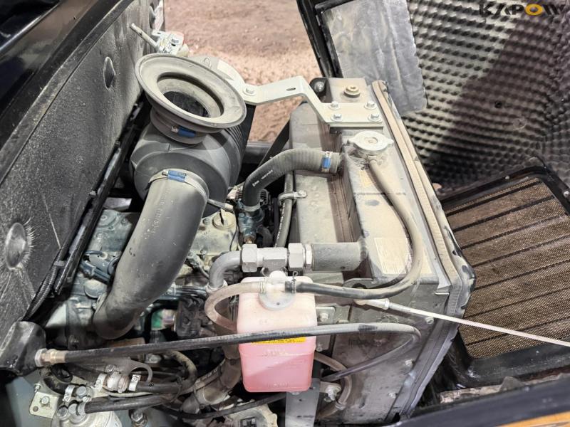 Giant G2500 HD skid steer loader 26