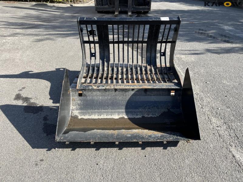 Giant grating shovel 2