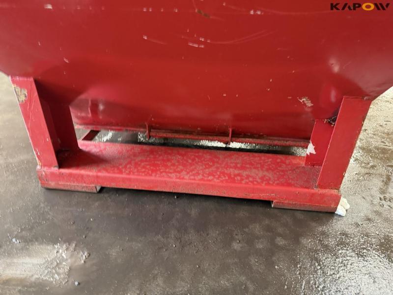 Fertilizer loading box 12