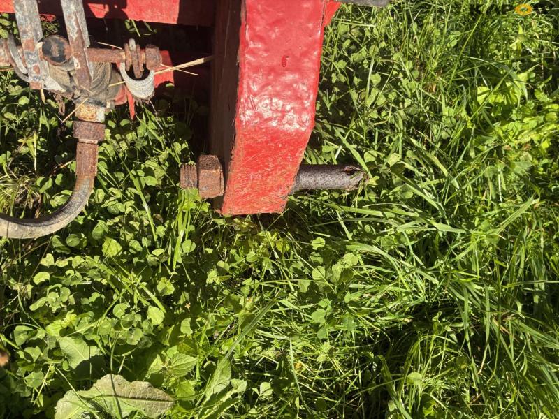 Fertilizer spreader 18