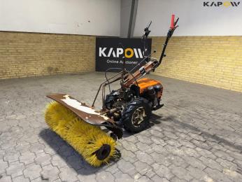 Goldoni 58A tool carrier with broom