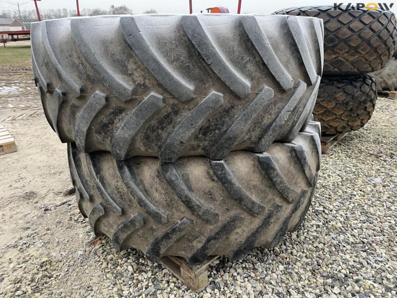 Good Year 650/65-R38 tires 3