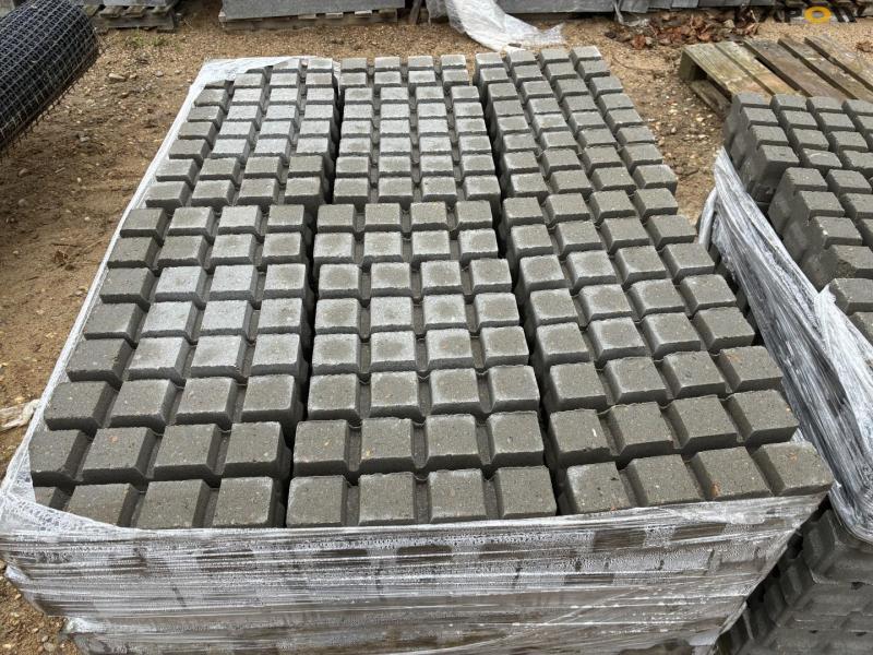 Grass reinforcement tiles with mesh 8