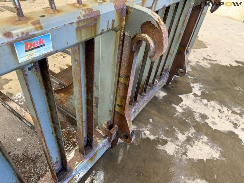 Grass grip with Volvo hitch 13